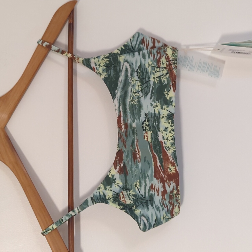 Carve Designs Hula Print Escondido Swim Top - Picture 6 of 7